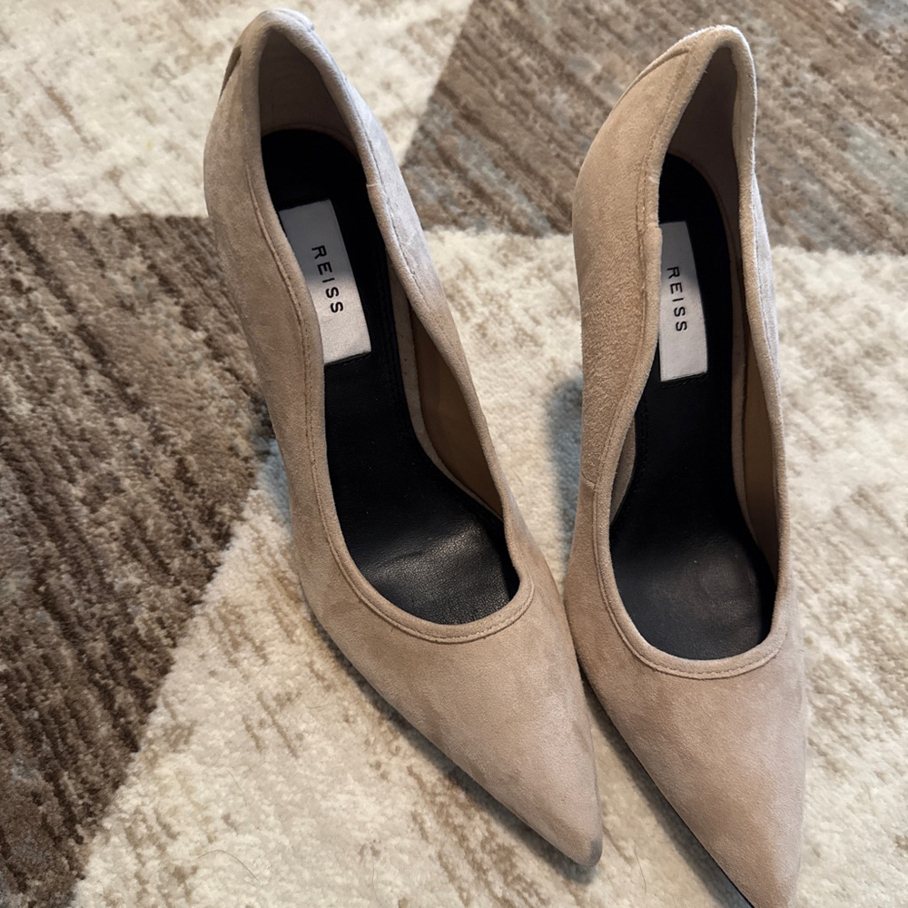 Women's Reiss Beige Suede Pointed Toe Heels Size 7
